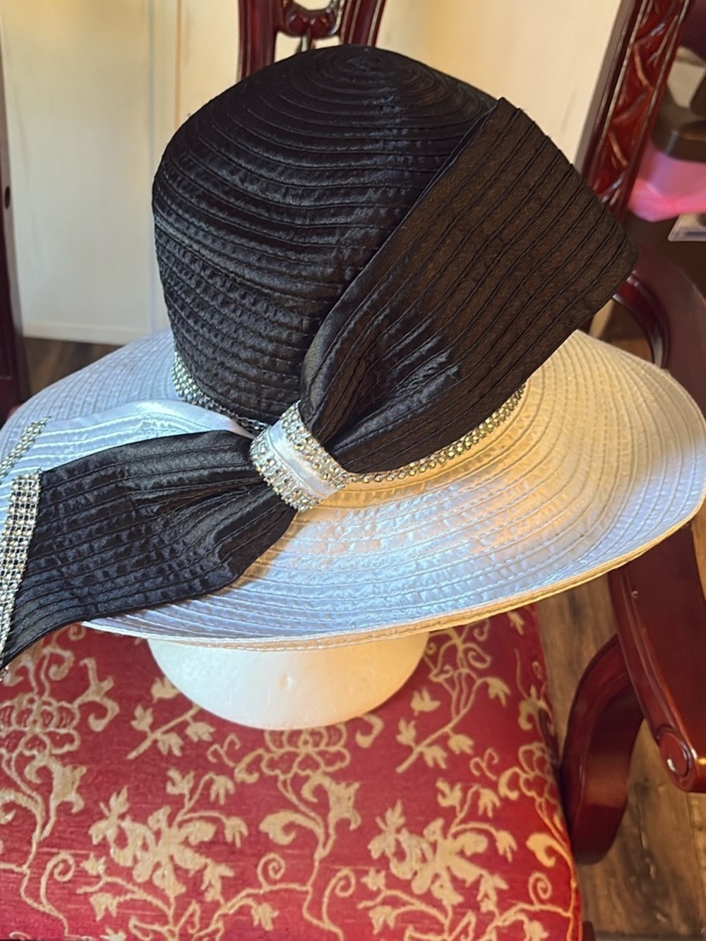 Elegant Black & White Wide-Brim Hat with Bow Accent